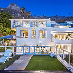 https://clifton-yolo-spaces-arcadia-steps-apartments.hotels-capetown.com