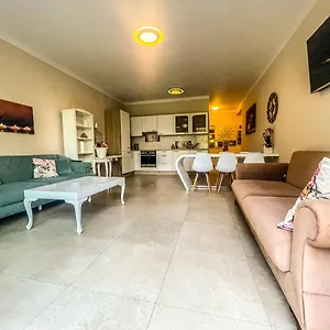 Apartment Side, Wien