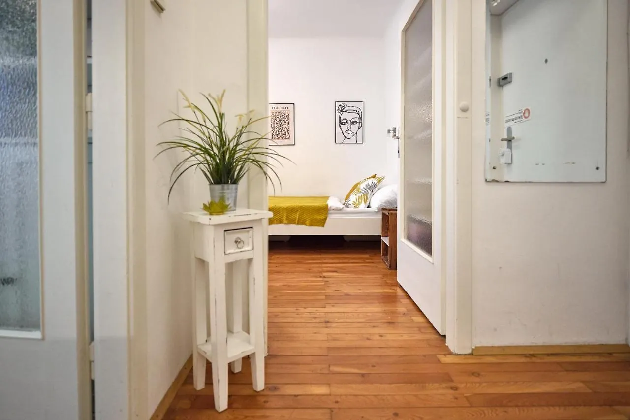 Cosy & Charming In The City Centre Viena